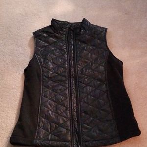 Size small Exertek black quilt pattern vest
